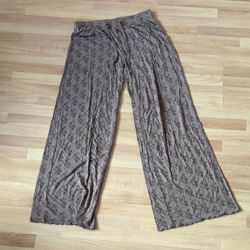 Kate Quinn Women’s mushroom pants, size small